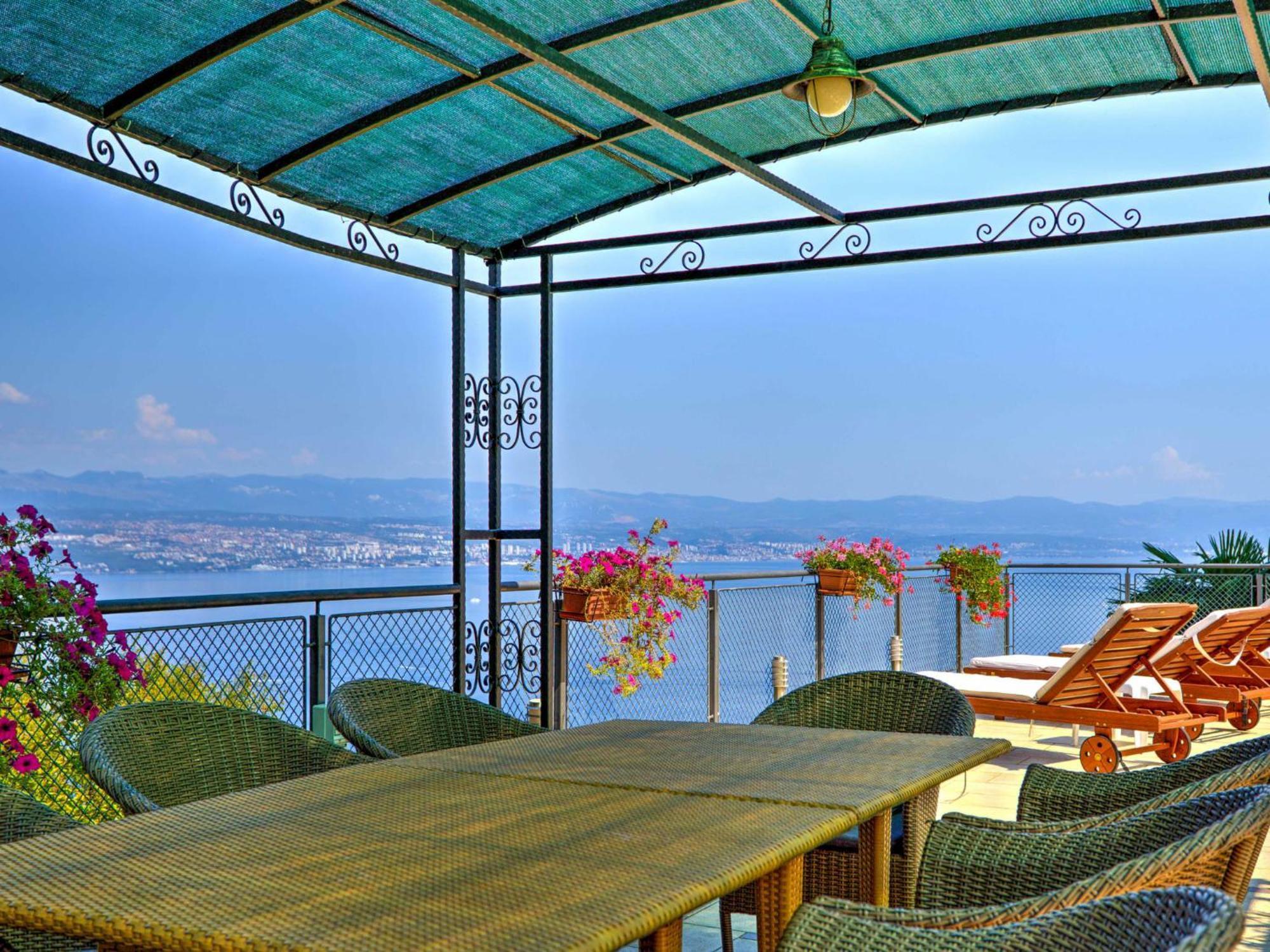 Apartment Laurus-3 By Interhome Lovran Εξωτερικό φωτογραφία